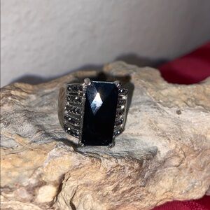 5/$10❤️❤️❤️NEW Faceted Black Glass & Marcasites Silver Tone Zinc Alloy Ring